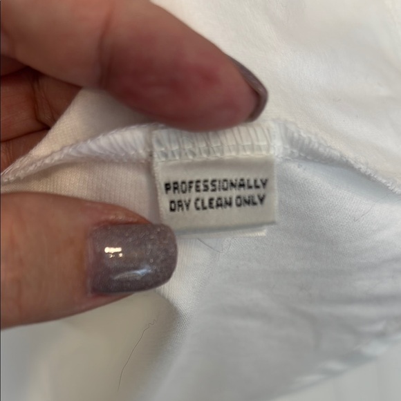 ST.John Sport: White V-Neck, short, sleeved T w/black accented neck line size XL - Picture 4 of 6